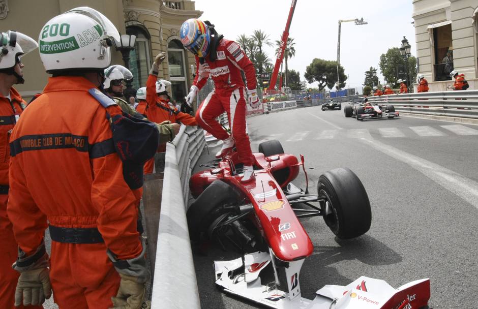 Montecarlo 2010: Alonso sbatte nelle libere3 e deve saltare le qualifiche. Partirà ultimo e finirà 6° in rimonta. Ap